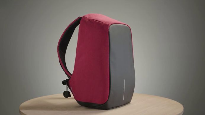 Фото Рюкзак городской антивор XD Design Bobby anti-theft backpack 15.6 / Red Красный P705.544
